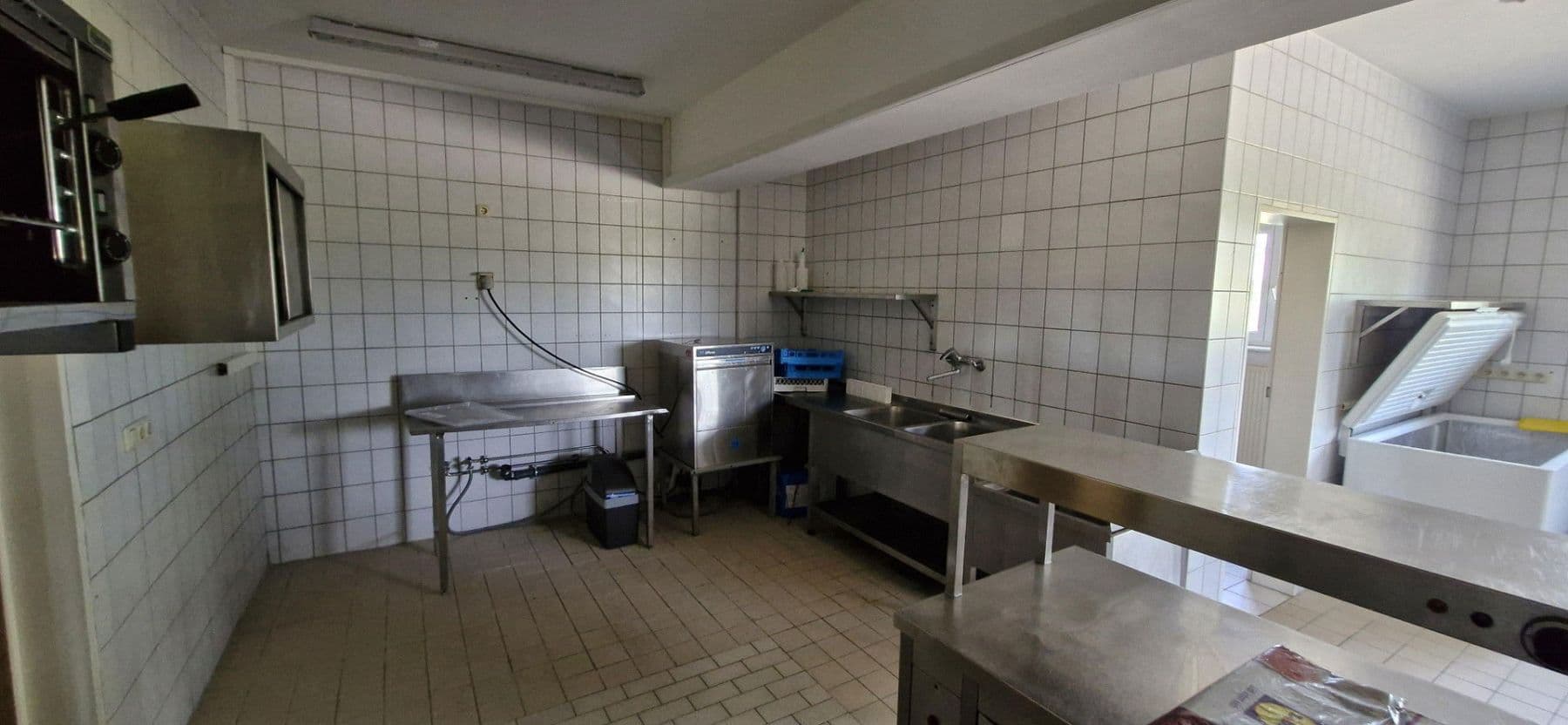 Pronájem nebytového prostoru 380 m², Hirschbergstraße 16, Wielenbach, Bavorsko Pronájem nebytového prostoru 380 m², Hirschbergstraße 16, Wielenbach, Bavorsko