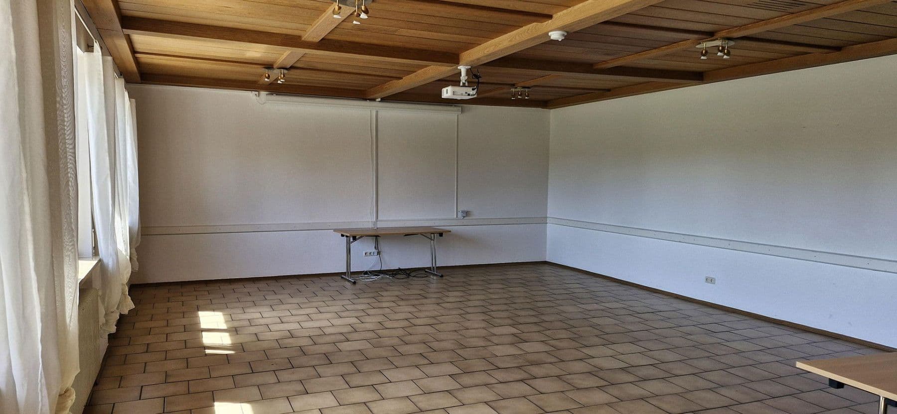 Pronájem nebytového prostoru 380 m², Hirschbergstraße 16, Wielenbach, Bavorsko Pronájem nebytového prostoru 380 m², Hirschbergstraße 16, Wielenbach, Bavorsko