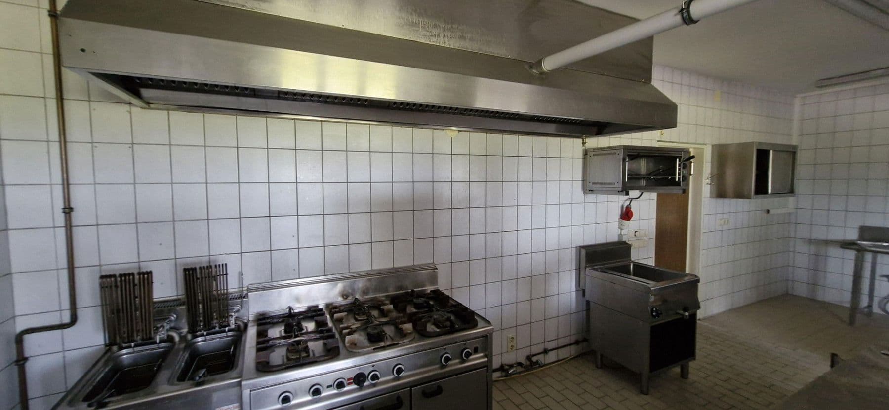 Pronájem nebytového prostoru 380 m², Hirschbergstraße 16, Wielenbach, Bavorsko Pronájem nebytového prostoru 380 m², Hirschbergstraße 16, Wielenbach, Bavorsko