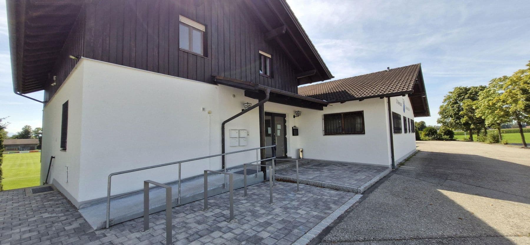 Pronájem nebytového prostoru 380 m², Hirschbergstraße 16, Wielenbach, Bavorsko Pronájem nebytového prostoru 380 m², Hirschbergstraße 16, Wielenbach, Bavorsko