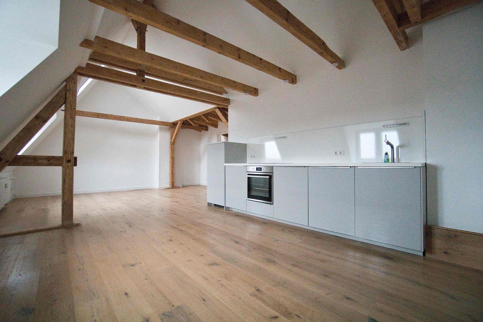 Prodej bytu 3+1 82 m², Eckernförder Str. 56, Kiel, Šlesvicko-Holštýnsko Prodej bytu 3+1 82 m², Eckernförder Str. 56, Kiel, Šlesvicko-Holštýnsko