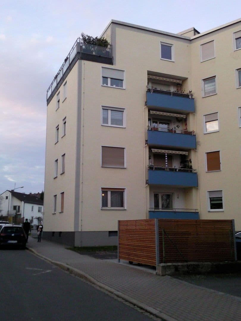 Prodej bytu 3+1 73 m², Rehbühlstr. 9, Weiden/Opf., Bavorsko Prodej bytu 3+1 73 m², Rehbühlstr. 9, Weiden/Opf., Bavorsko