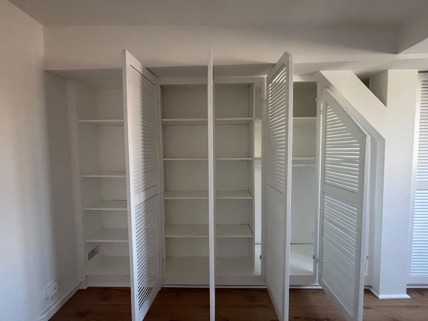 Pronájem bytu 3+1 152 m², Berlin, Berlín Pronájem bytu 3+1 152 m², Berlin, Berlín