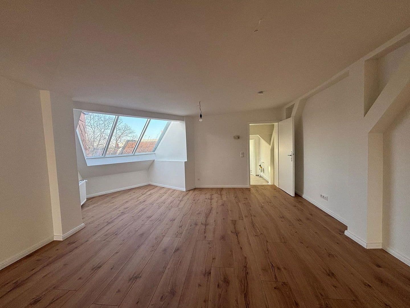 Pronájem bytu 3+1 152 m², Berlin, Berlín Pronájem bytu 3+1 152 m², Berlin, Berlín