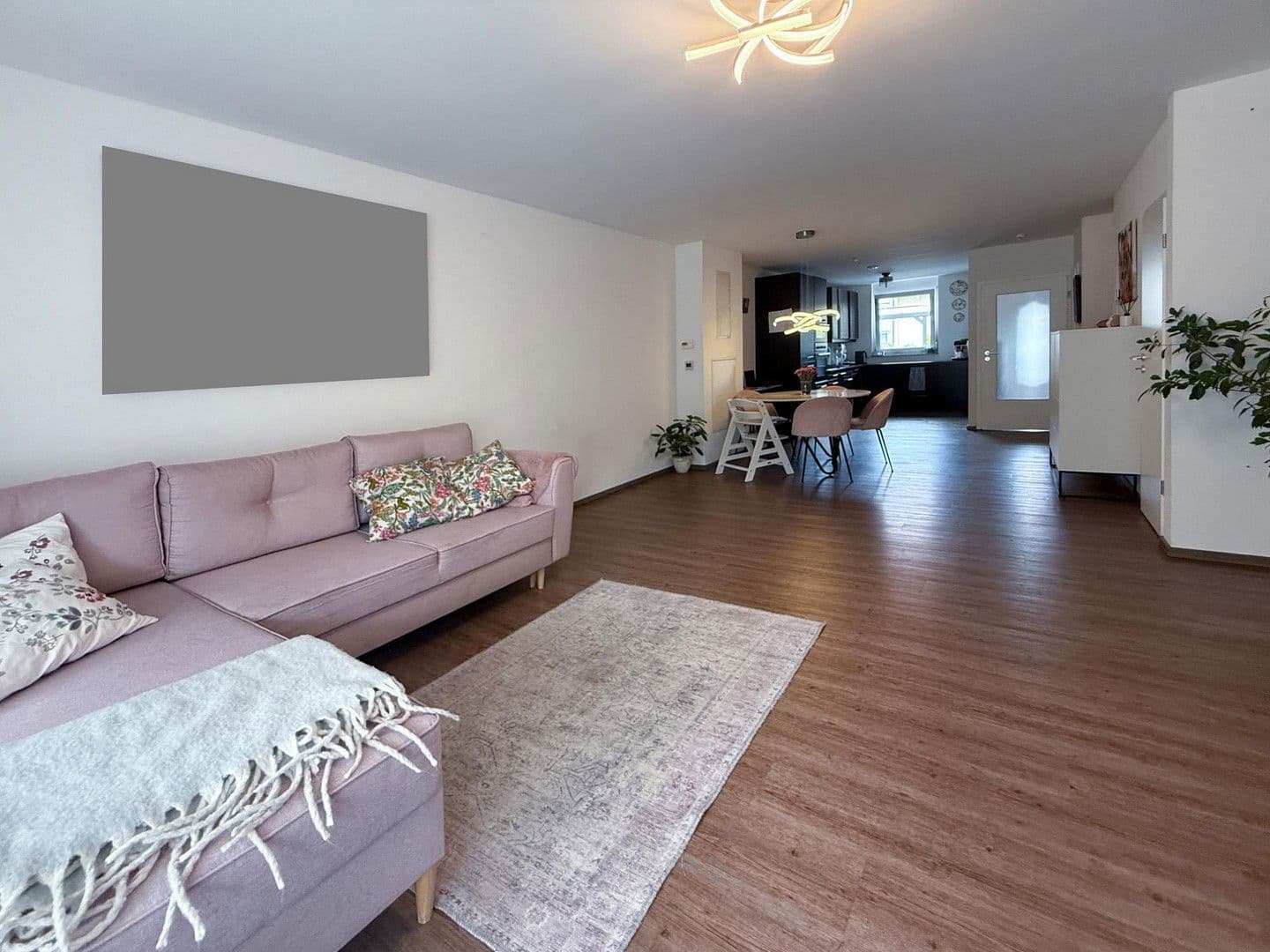 Prodej domu 141 m², pozemek 196 m², Bad Kreuznach, Porýní-Falc Prodej domu 141 m², pozemek 196 m², Bad Kreuznach, Porýní-Falc