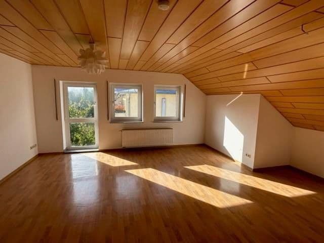 Pronájem bytu 3+1 87 m², In der Heinrichsburg 21, Mosbach, Bádensko-Württembersko Pronájem bytu 3+1 87 m², In der Heinrichsburg 21, Mosbach, Bádensko-Württembersko