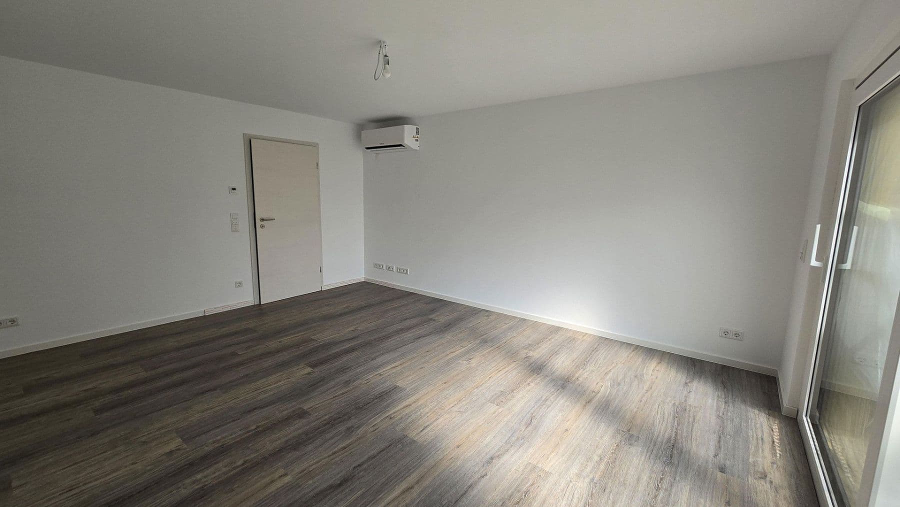 Pronájem bytu 3+kk 80 m², Römerberg, Porýní-Falc Pronájem bytu 3+kk 80 m², Römerberg, Porýní-Falc