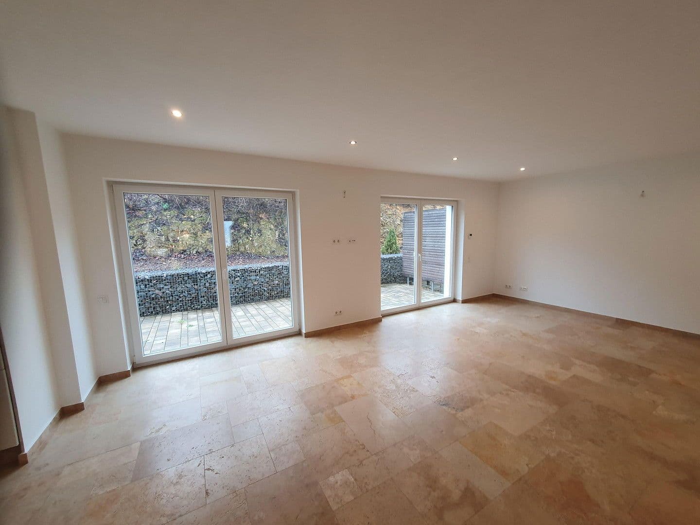 Pronájem domu 155 m², pozemek 300 m², Am Kollergang 4, Nittendorf, Bavorsko Pronájem domu 155 m², pozemek 300 m², Am Kollergang 4, Nittendorf, Bavorsko