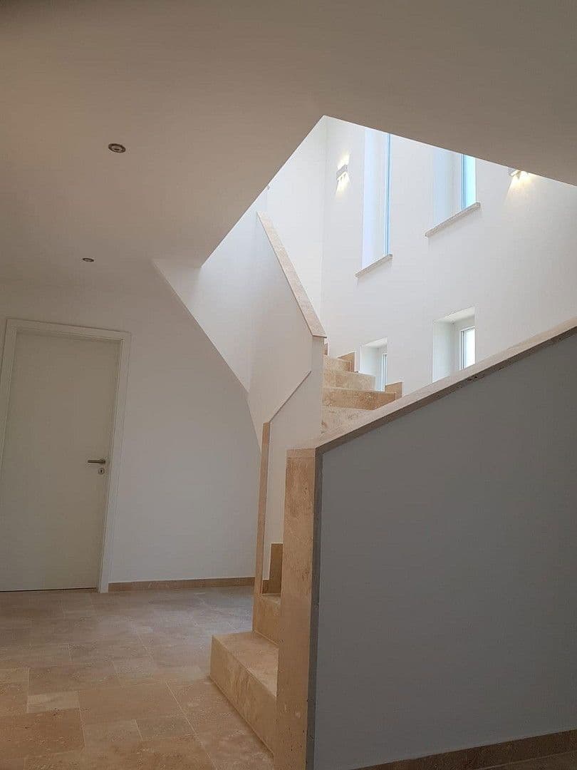 Pronájem domu 155 m², pozemek 300 m², Am Kollergang 4, Nittendorf, Bavorsko Pronájem domu 155 m², pozemek 300 m², Am Kollergang 4, Nittendorf, Bavorsko