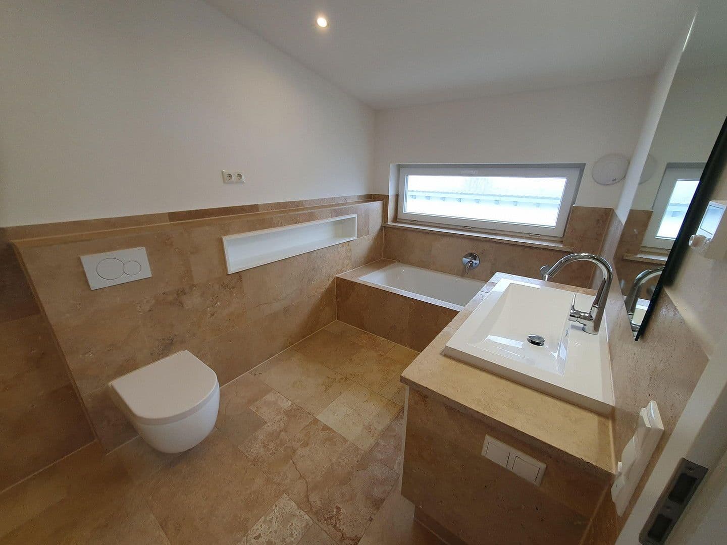 Pronájem domu 155 m², pozemek 300 m², Am Kollergang 4, Nittendorf, Bavorsko Pronájem domu 155 m², pozemek 300 m², Am Kollergang 4, Nittendorf, Bavorsko