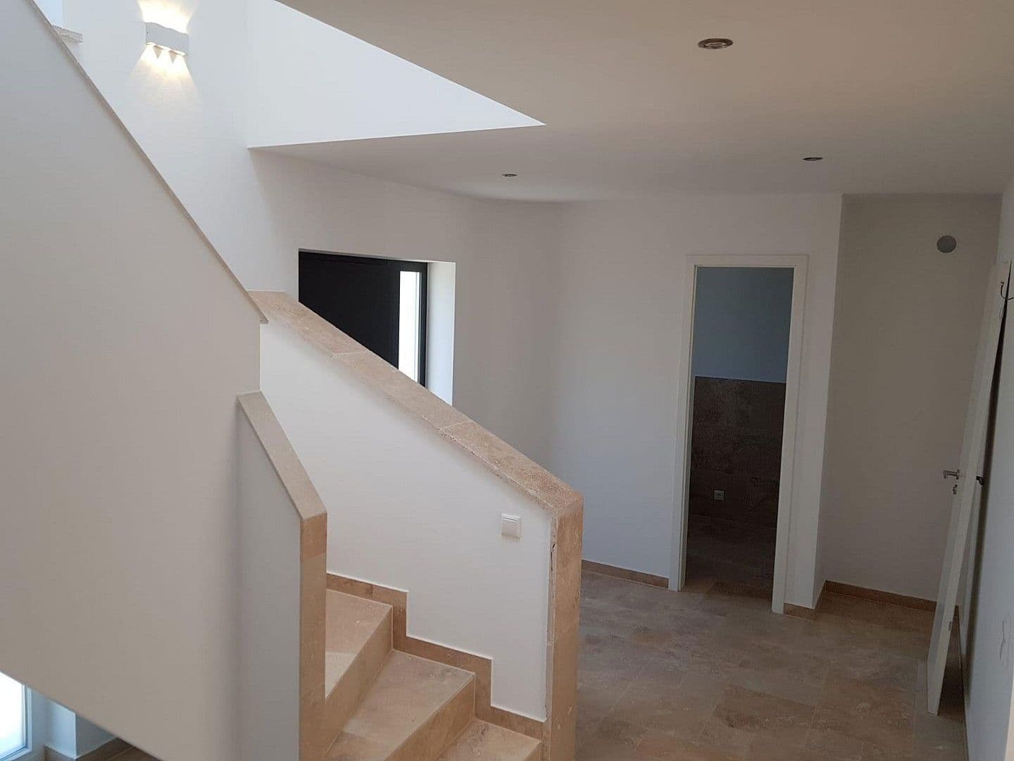 Pronájem domu 155 m², pozemek 300 m², Am Kollergang 4, Nittendorf, Bavorsko Pronájem domu 155 m², pozemek 300 m², Am Kollergang 4, Nittendorf, Bavorsko