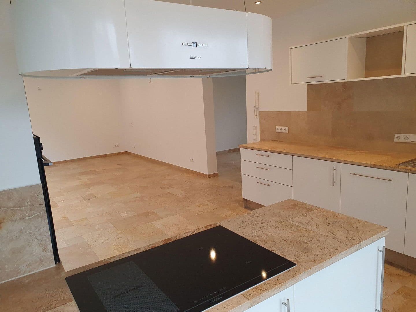 Pronájem domu 155 m², pozemek 300 m², Am Kollergang 4, Nittendorf, Bavorsko Pronájem domu 155 m², pozemek 300 m², Am Kollergang 4, Nittendorf, Bavorsko