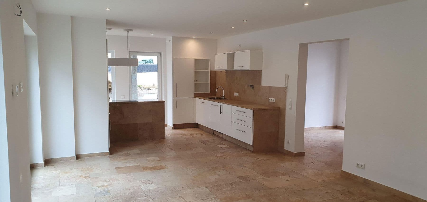 Pronájem domu 155 m², pozemek 300 m², Am Kollergang 4, Nittendorf, Bavorsko Pronájem domu 155 m², pozemek 300 m², Am Kollergang 4, Nittendorf, Bavorsko