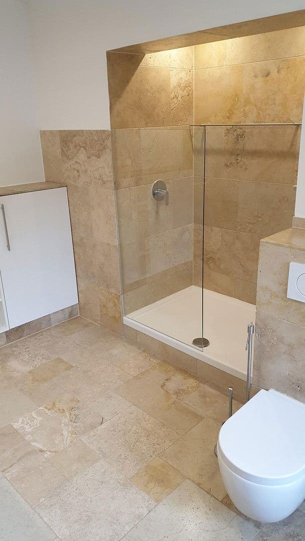 Pronájem domu 155 m², pozemek 300 m², Am Kollergang 4, Nittendorf, Bavorsko Pronájem domu 155 m², pozemek 300 m², Am Kollergang 4, Nittendorf, Bavorsko