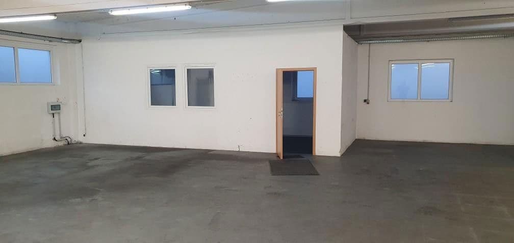 Pronájem nebytového prostoru 400 m², Dieselstr. 13, Arnsberg, Severní Porýní-Vestfálsko Pronájem nebytového prostoru 400 m², Dieselstr. 13, Arnsberg, Severní Porýní-Vestfálsko