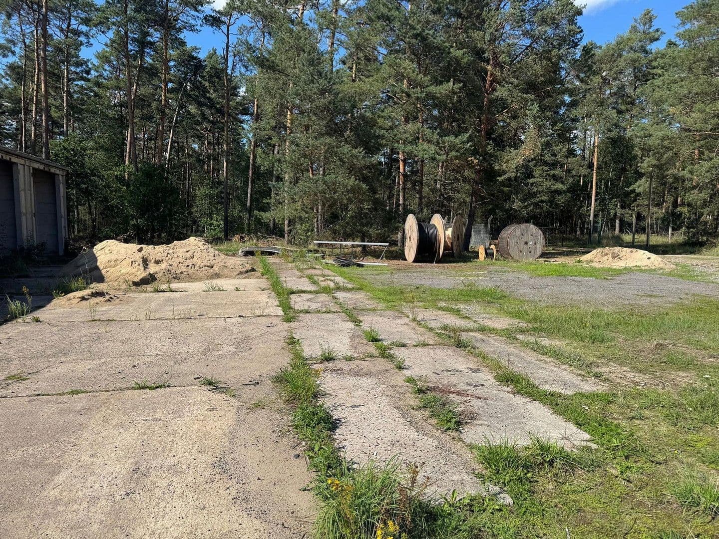 Pronájem garáže 100 m², Bad Belzig, Braniborsko Pronájem garáže 100 m², Bad Belzig, Braniborsko