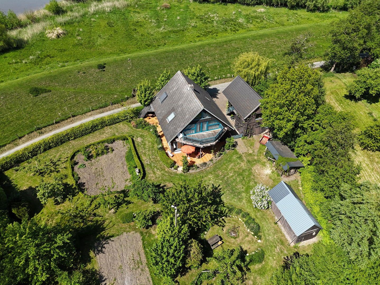 Prodej domu 188 m², pozemek 6.000 m², Bahrenfleth, Šlesvicko-Holštýnsko Prodej domu 188 m², pozemek 6.000 m², Bahrenfleth, Šlesvicko-Holštýnsko