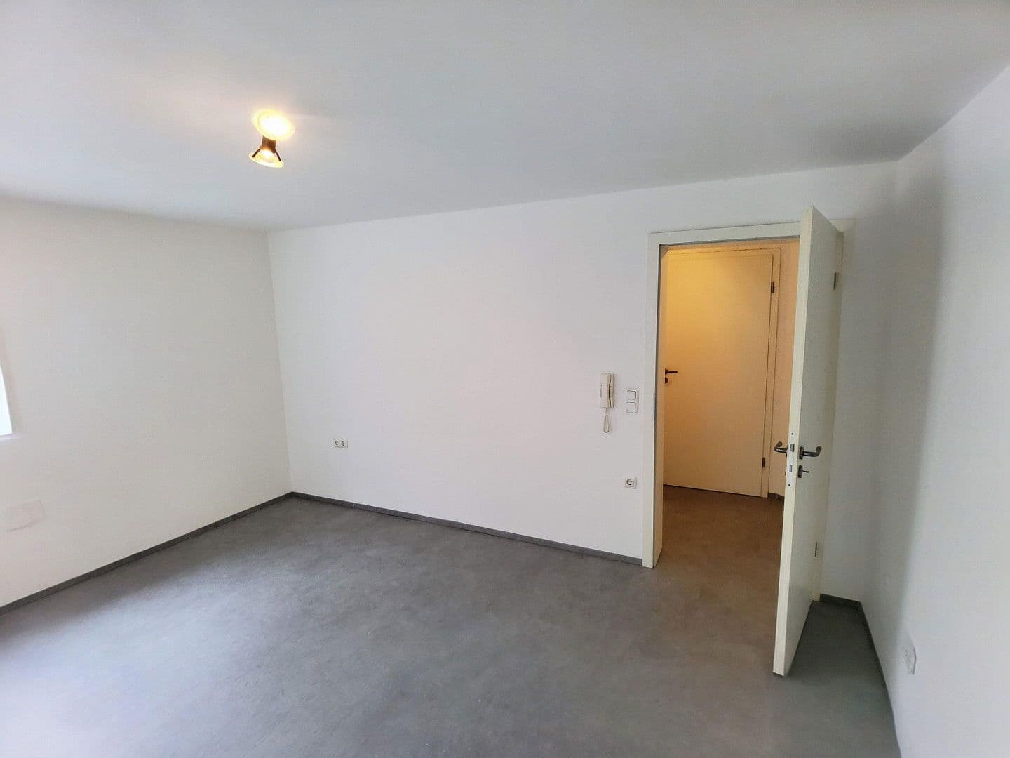 Pronájem bytu 1+1 30 m², Herzogenaurach, Bavorsko Pronájem bytu 1+1 30 m², Herzogenaurach, Bavorsko