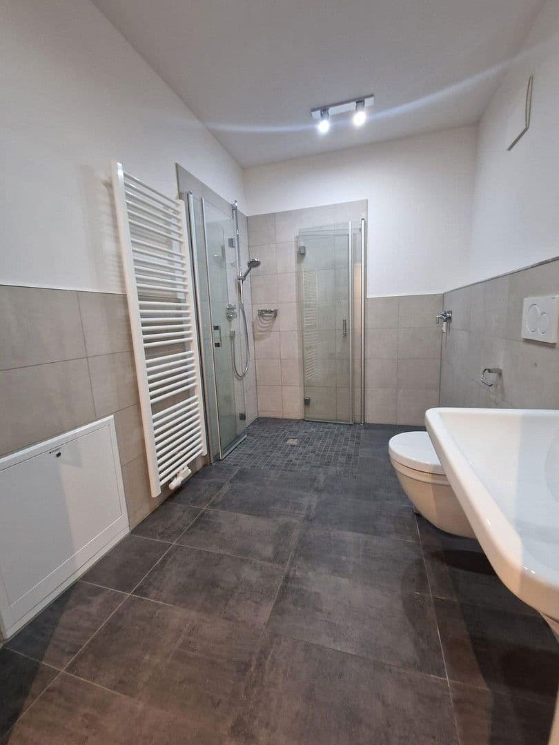 Prodej bytu 2+1 43 m², Erkrather Straße 147, Düsseldorf, Severní Porýní-Vestfálsko Prodej bytu 2+1 43 m², Erkrather Straße 147, Düsseldorf, Severní Porýní-Vestfálsko