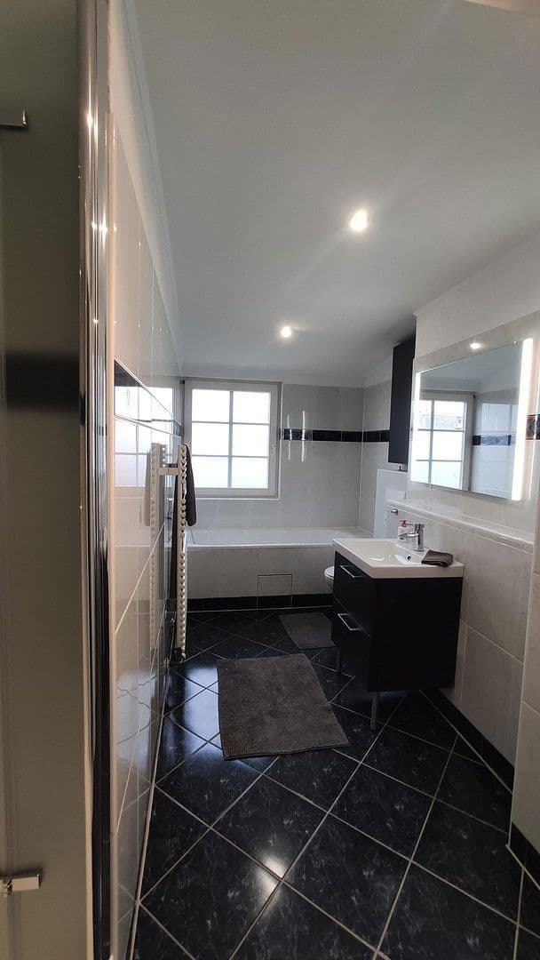 Prodej bytu 3+kk 106 m², Berlin, Berlín Prodej bytu 3+kk 106 m², Berlin, Berlín