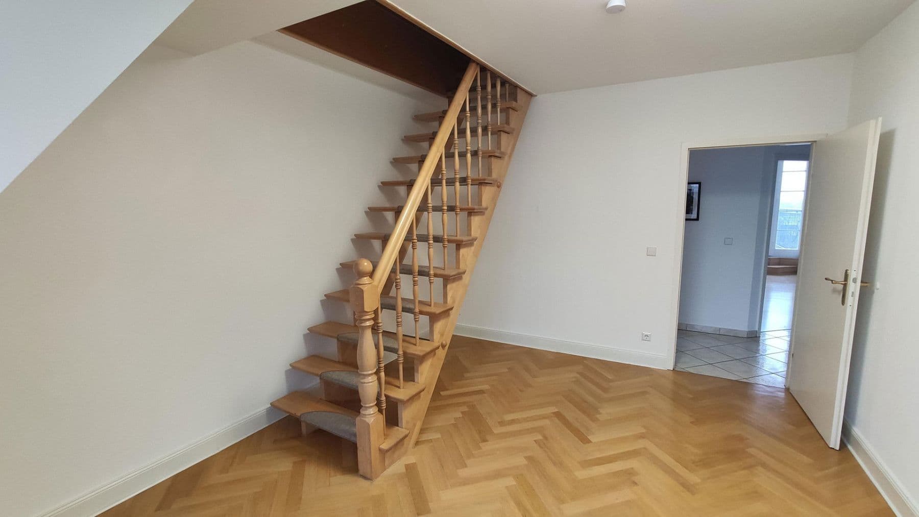 Prodej bytu 3+kk 106 m², Berlin, Berlín Prodej bytu 3+kk 106 m², Berlin, Berlín