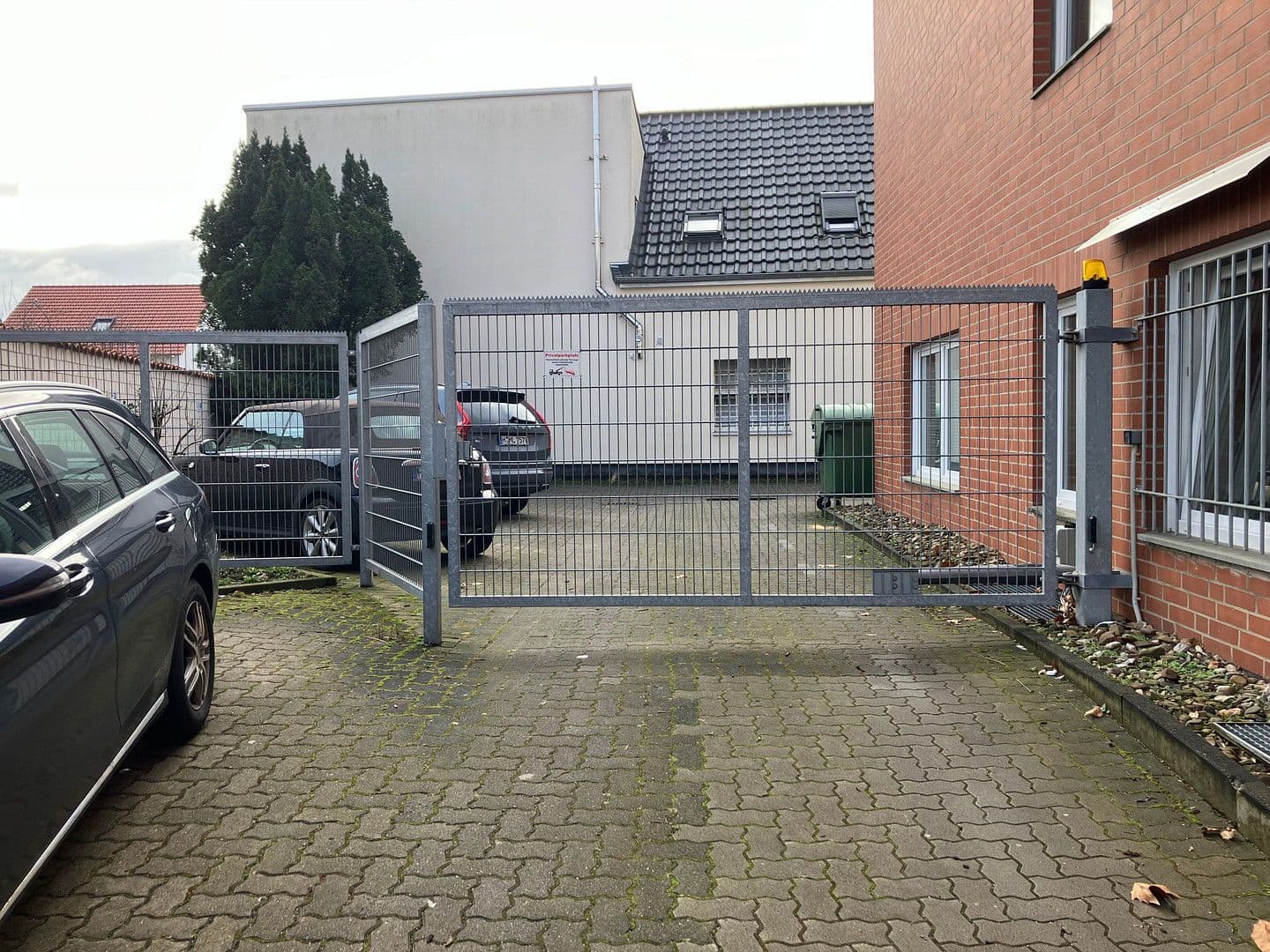 Prodej domu 759 m², pozemek 857 m², Laatzen, Dolní Sasko Prodej domu 759 m², pozemek 857 m², Laatzen, Dolní Sasko