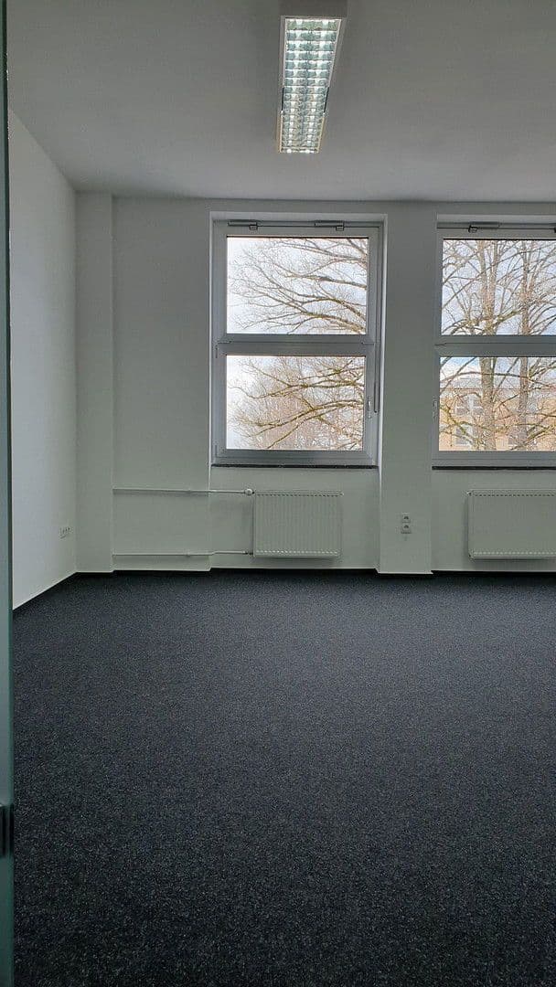 Pronájem kanceláře 2.000 m², Nagold, Bádensko-Württembersko Pronájem kanceláře 2.000 m², Nagold, Bádensko-Württembersko