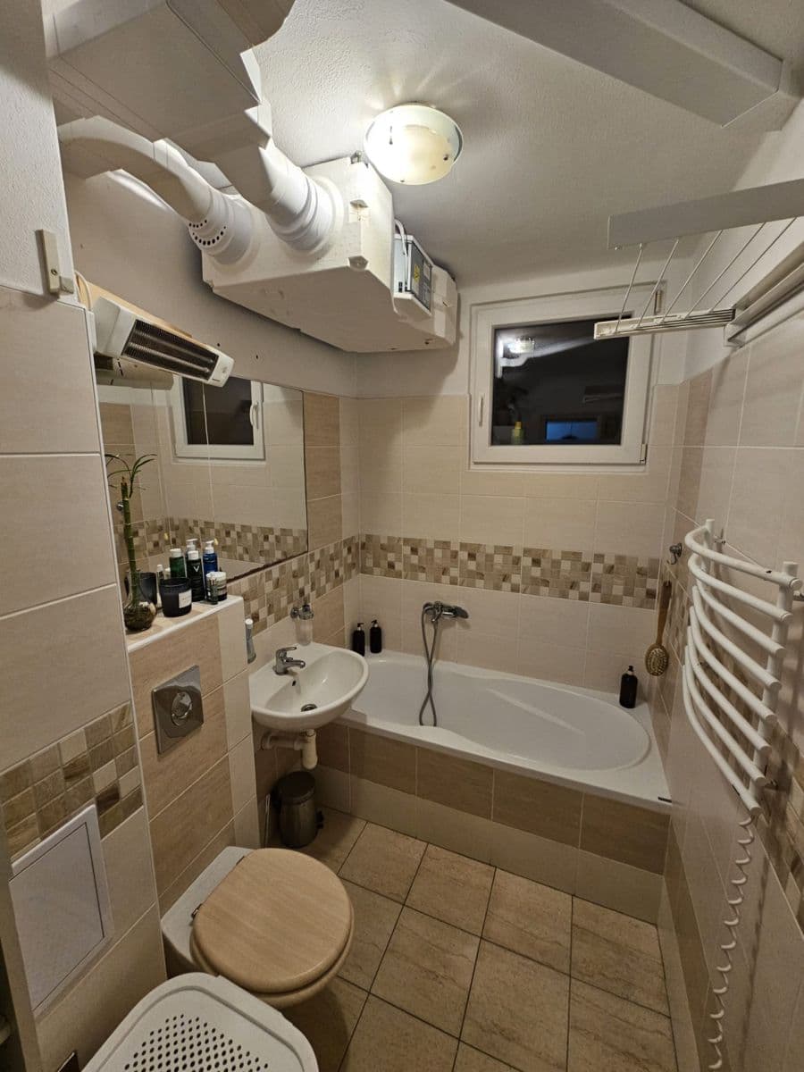 Pronájem bytu 2+1 54 m², Nad Hřištěm, Jistebnice, Jihočeský kraj Pronájem bytu 2+1 54 m², Nad Hřištěm, Jistebnice, Jihočeský kraj