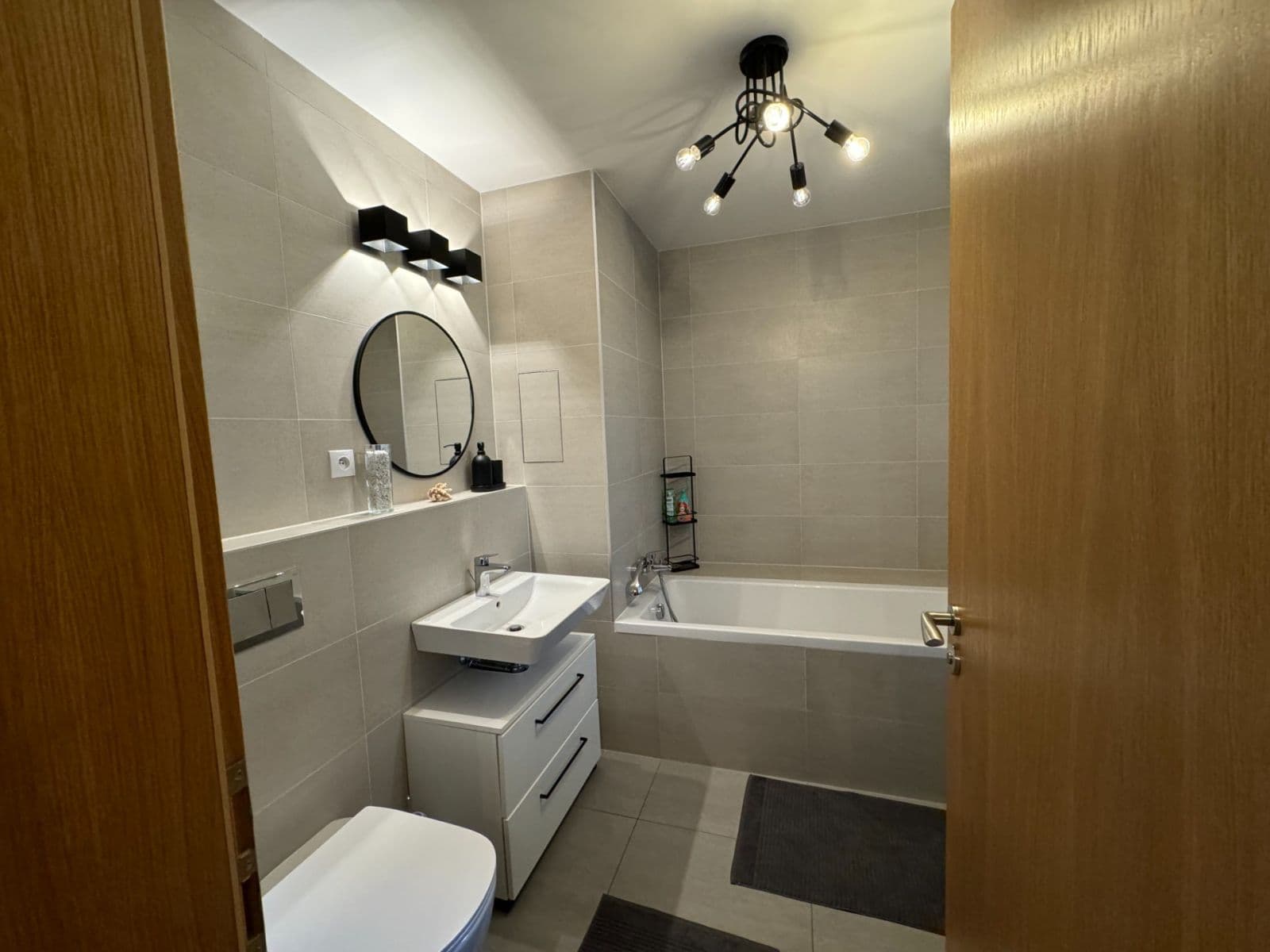 Pronájem bytu 1+kk 56 m², Argentinská, Praha, Praha Pronájem bytu 1+kk 56 m², Argentinská, Praha, Praha