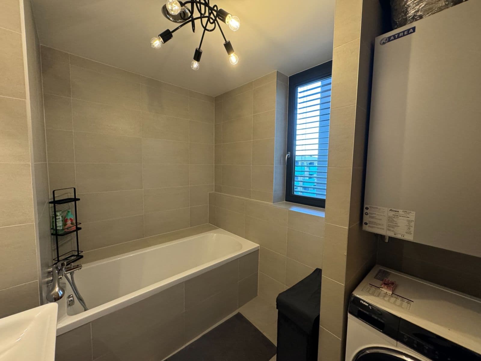 Pronájem bytu 1+kk 56 m², Argentinská, Praha, Praha Pronájem bytu 1+kk 56 m², Argentinská, Praha, Praha