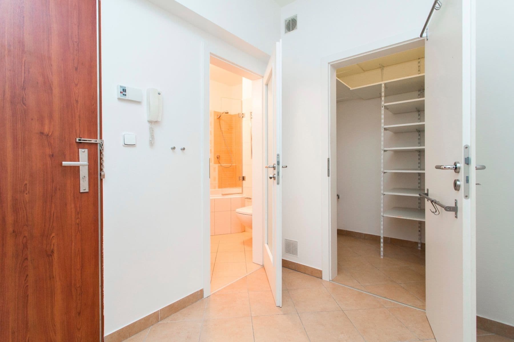 Pronájem bytu 2+kk 39 m², Raichlova, Praha, Praha Pronájem bytu 2+kk 39 m², Raichlova, Praha, Praha