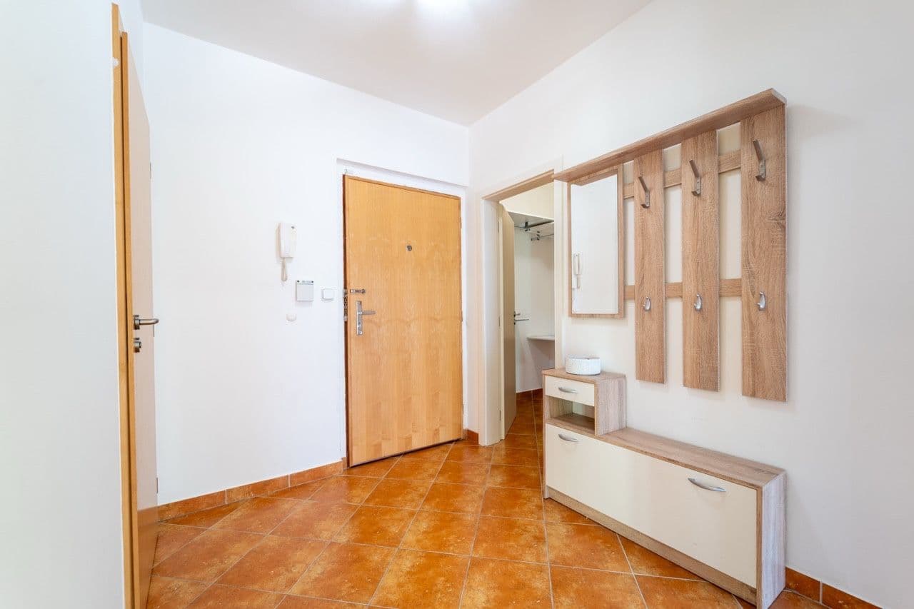 Pronájem bytu 2+kk 53 m², Zubrnická, Praha, Praha Pronájem bytu 2+kk 53 m², Zubrnická, Praha, Praha