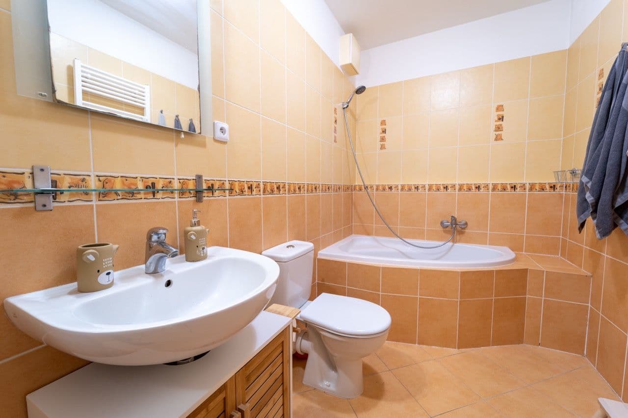 Pronájem bytu 2+kk 53 m², Zubrnická, Praha, Praha Pronájem bytu 2+kk 53 m², Zubrnická, Praha, Praha