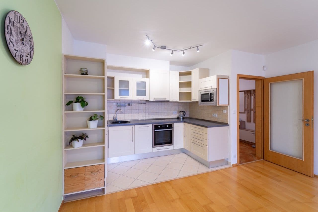 Pronájem bytu 2+kk 53 m², Zubrnická, Praha, Praha Pronájem bytu 2+kk 53 m², Zubrnická, Praha, Praha