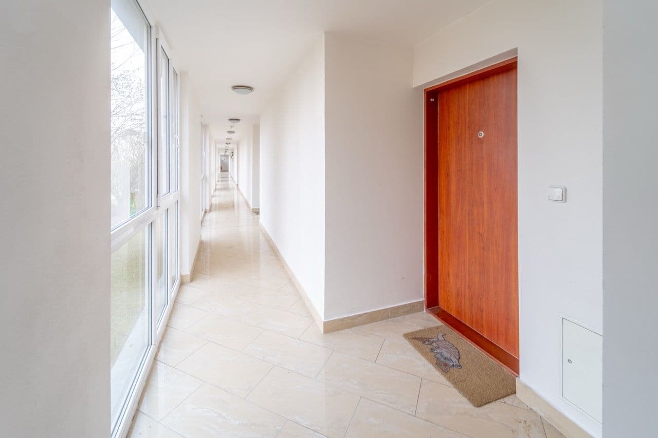 Pronájem bytu 2+kk 53 m², Zubrnická, Praha, Praha Pronájem bytu 2+kk 53 m², Zubrnická, Praha, Praha