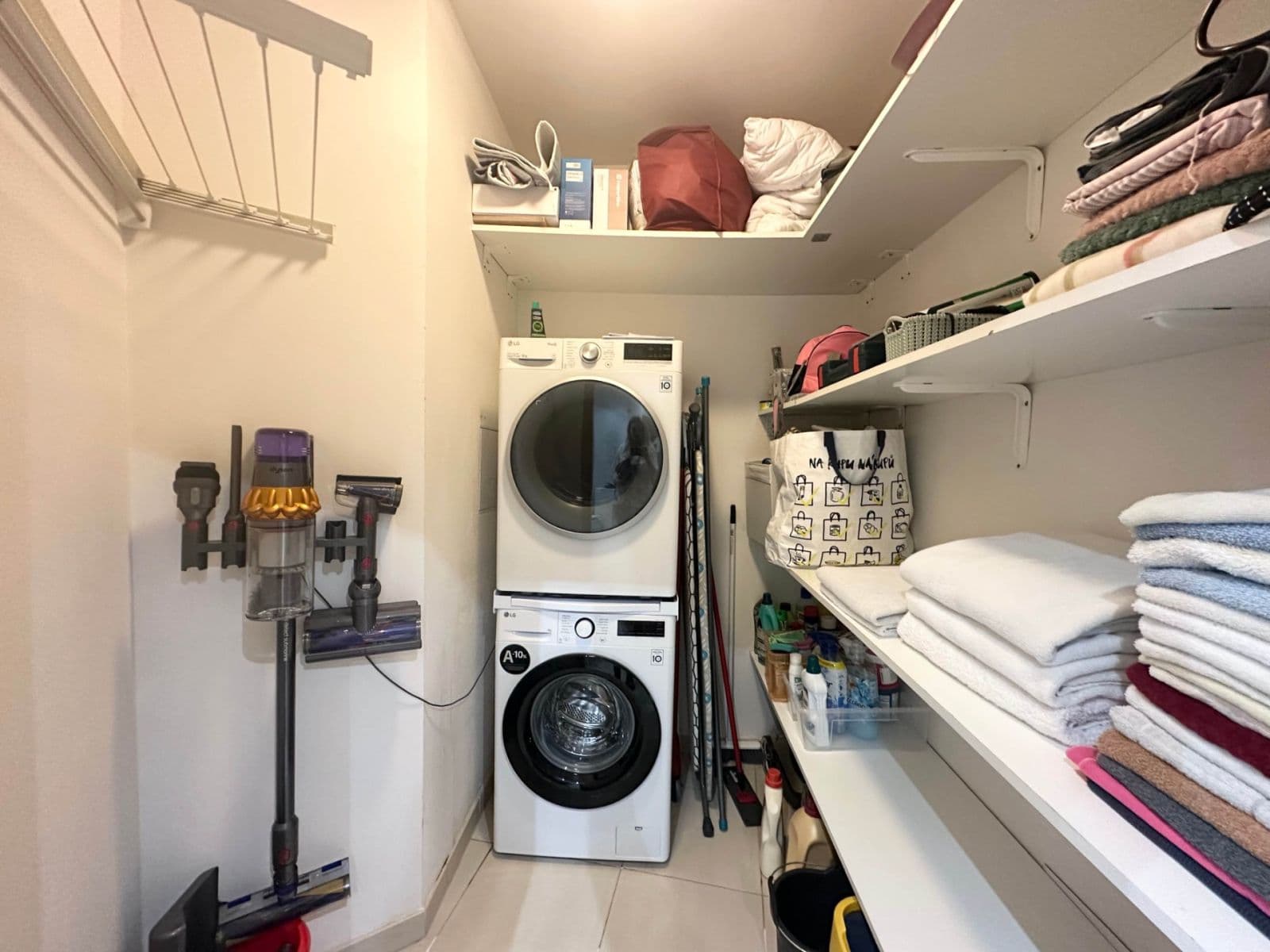 Pronájem bytu 2+kk 64 m², Tulešická, Praha, Praha Pronájem bytu 2+kk 64 m², Tulešická, Praha, Praha