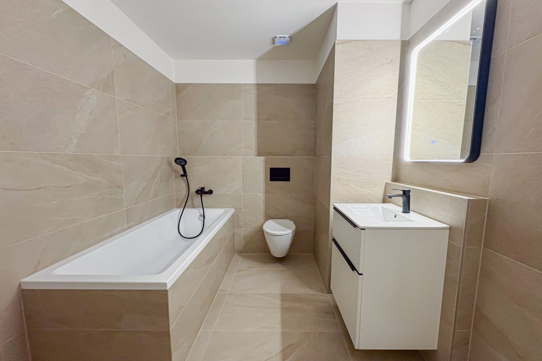 Prodej bytu 1+kk 34 m², Dobrovodská, České Budějovice, Jihočeský kraj Prodej bytu 1+kk 34 m², Dobrovodská, České Budějovice, Jihočeský kraj