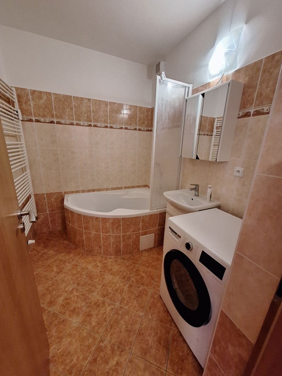 Pronájem bytu 2+kk 54 m², gen. Píky, Olomouc, Olomoucký kraj Pronájem bytu 2+kk 54 m², gen. Píky, Olomouc, Olomoucký kraj