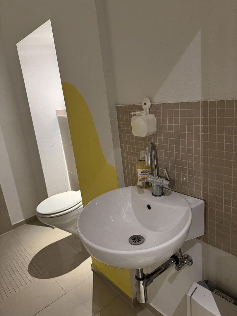 Prodej bytu 2+1 66 m², Kirchstr. 39, Düsseldorf, Severní Porýní-Vestfálsko Prodej bytu 2+1 66 m², Kirchstr. 39, Düsseldorf, Severní Porýní-Vestfálsko