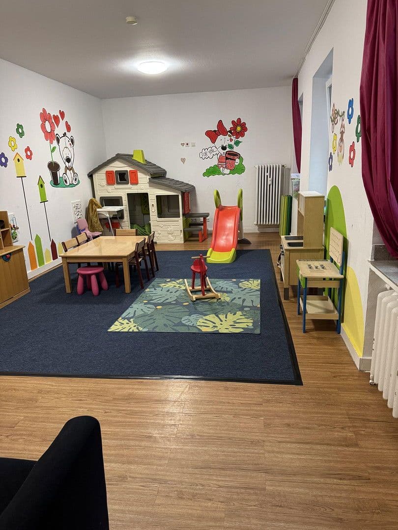 Prodej bytu 2+1 66 m², Kirchstr. 39, Düsseldorf, Severní Porýní-Vestfálsko Prodej bytu 2+1 66 m², Kirchstr. 39, Düsseldorf, Severní Porýní-Vestfálsko