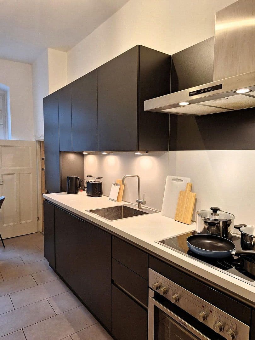 Pronájem bytu 2+1 66 m², Konradinstraße 28, Berlin, Berlín Pronájem bytu 2+1 66 m², Konradinstraße 28, Berlin, Berlín