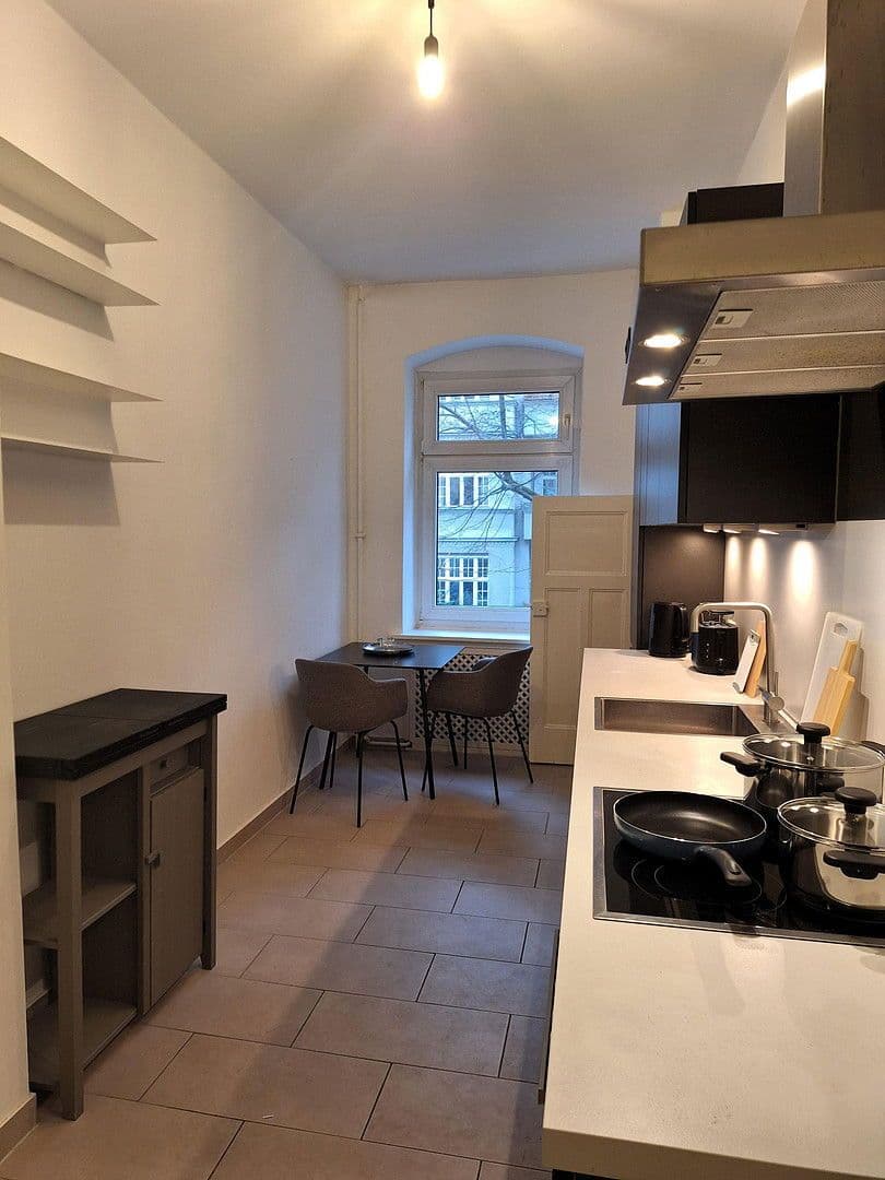 Pronájem bytu 2+1 66 m², Konradinstraße 28, Berlin, Berlín Pronájem bytu 2+1 66 m², Konradinstraße 28, Berlin, Berlín