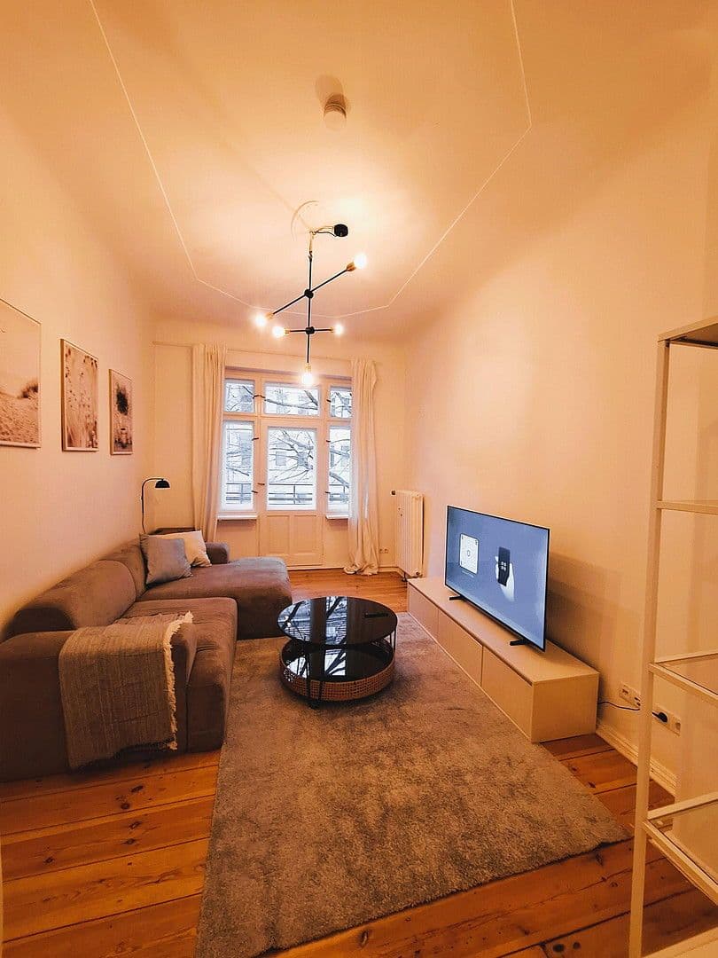 Pronájem bytu 2+1 66 m², Konradinstraße 28, Berlin, Berlín Pronájem bytu 2+1 66 m², Konradinstraße 28, Berlin, Berlín