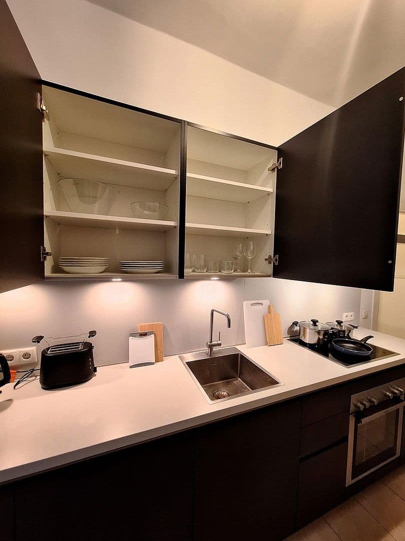 Pronájem bytu 2+1 66 m², Konradinstraße 28, Berlin, Berlín Pronájem bytu 2+1 66 m², Konradinstraße 28, Berlin, Berlín