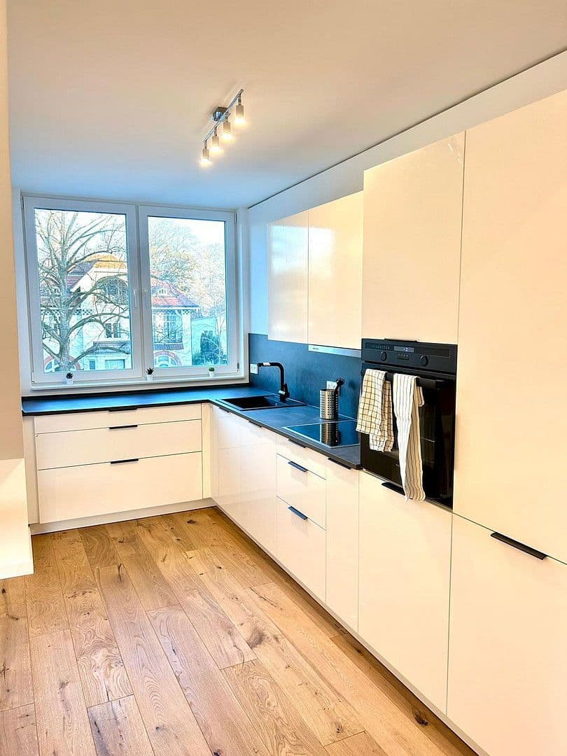 Pronájem bytu 3+1 87 m², Borsteler Chaussee 177, Hamburg, Hamburg Pronájem bytu 3+1 87 m², Borsteler Chaussee 177, Hamburg, Hamburg