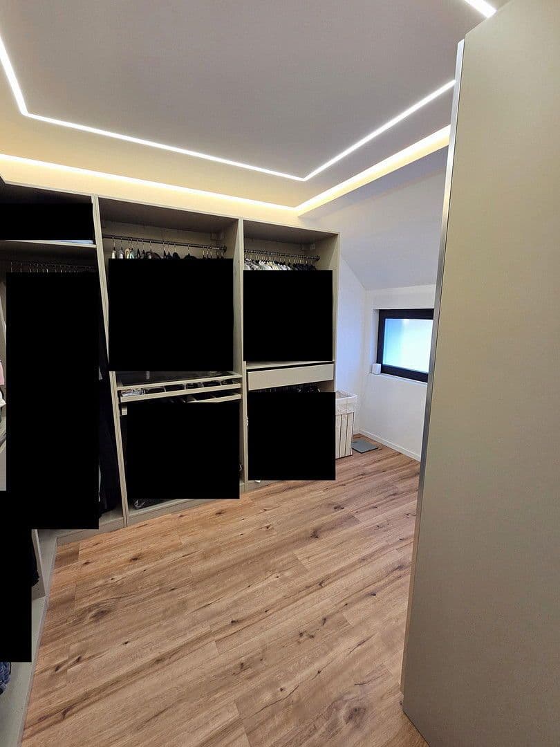 Prodej domu 150 m², pozemek 380 m², Essen, Severní Porýní-Vestfálsko Prodej domu 150 m², pozemek 380 m², Essen, Severní Porýní-Vestfálsko