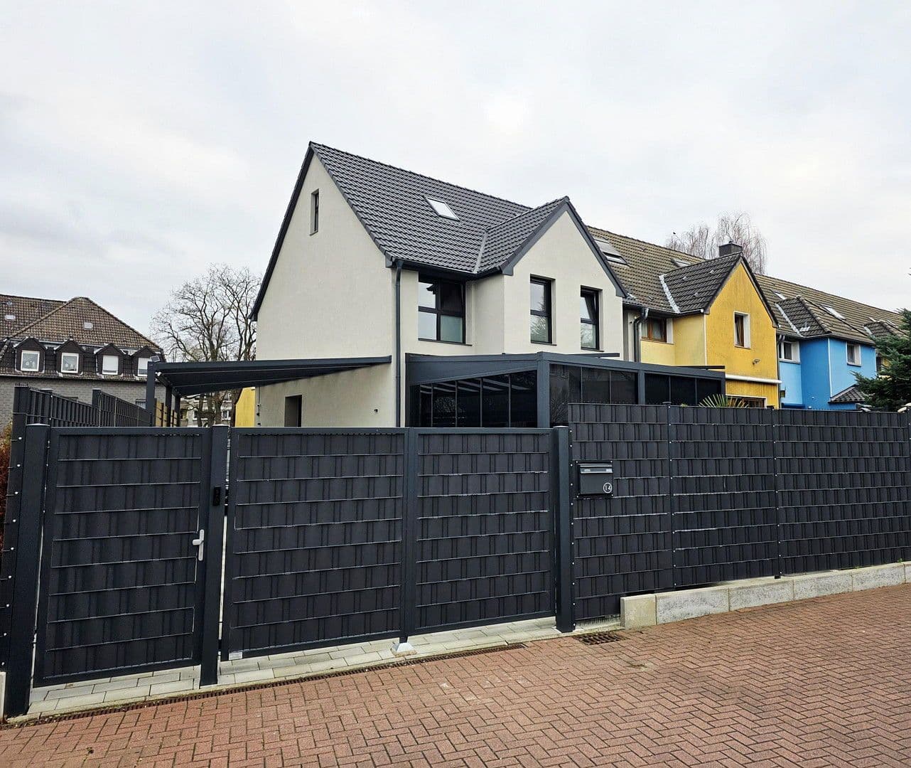 Prodej domu 150 m², pozemek 380 m², Essen, Severní Porýní-Vestfálsko Prodej domu 150 m², pozemek 380 m², Essen, Severní Porýní-Vestfálsko