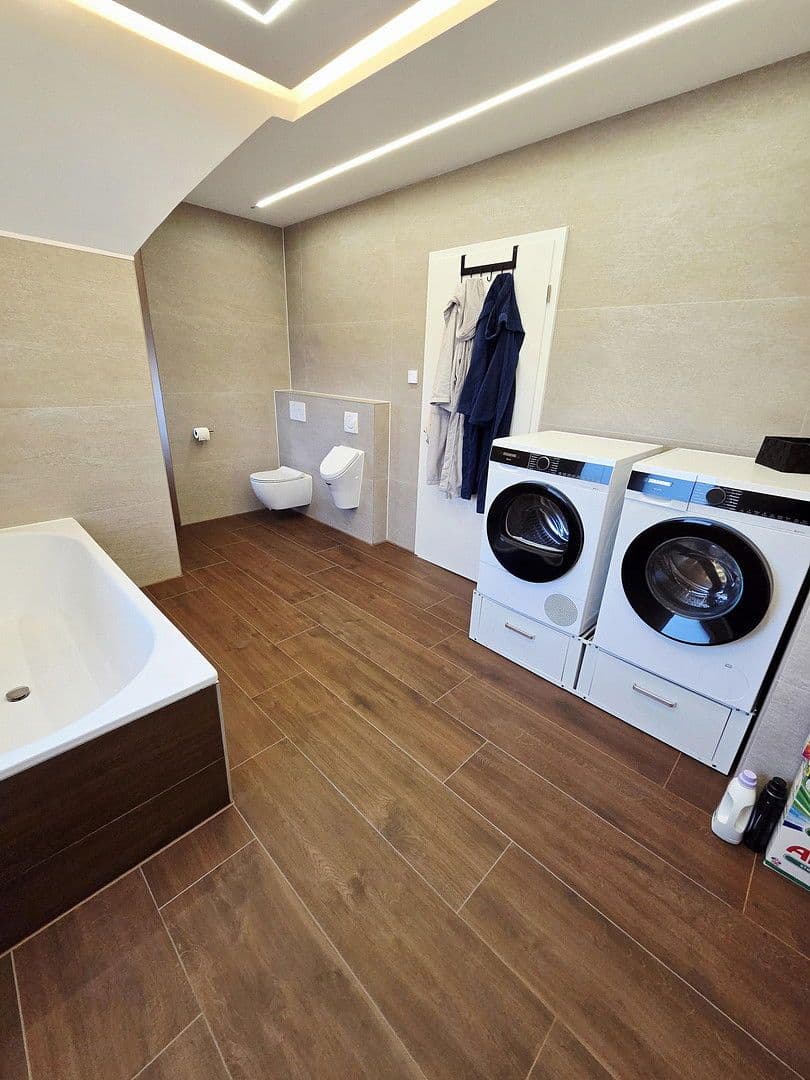 Prodej domu 150 m², pozemek 380 m², Essen, Severní Porýní-Vestfálsko Prodej domu 150 m², pozemek 380 m², Essen, Severní Porýní-Vestfálsko