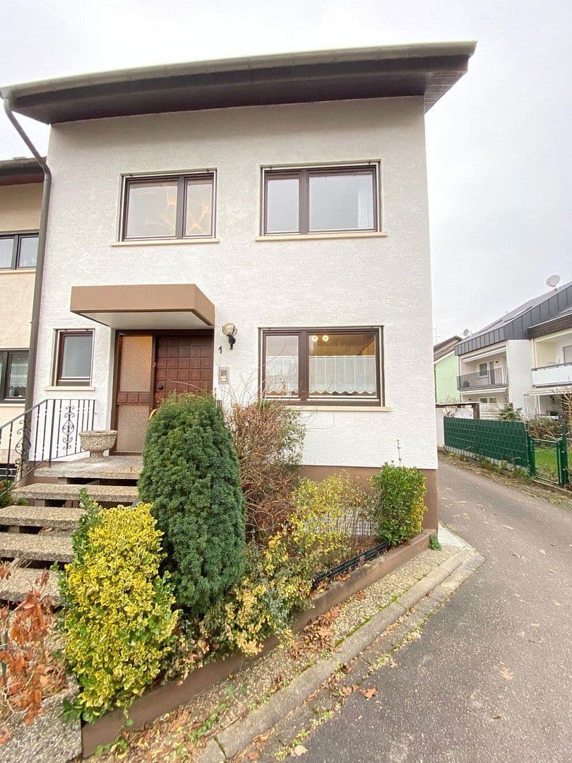 Prodej domu 153 m², pozemek 212 m², Bietigheim, Bádensko-Württembersko Prodej domu 153 m², pozemek 212 m², Bietigheim, Bádensko-Württembersko