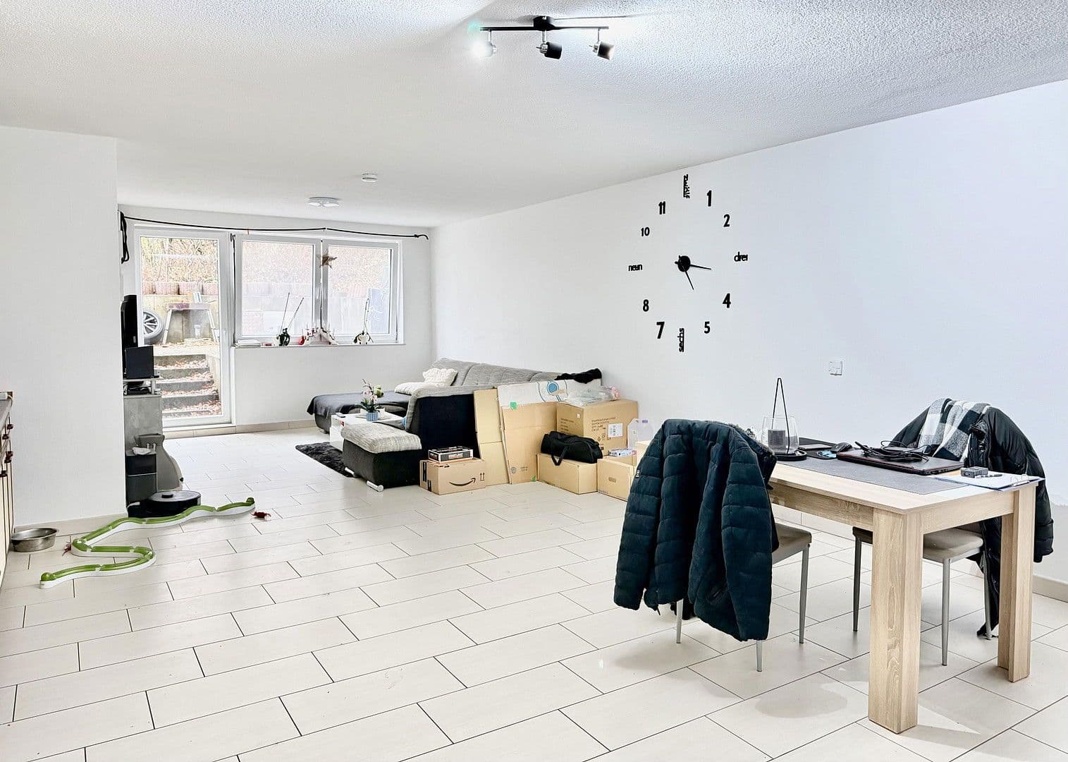 Pronájem bytu 3+1 89 m², Im Steinig 12, Kraichtal, Bádensko-Württembersko Pronájem bytu 3+1 89 m², Im Steinig 12, Kraichtal, Bádensko-Württembersko